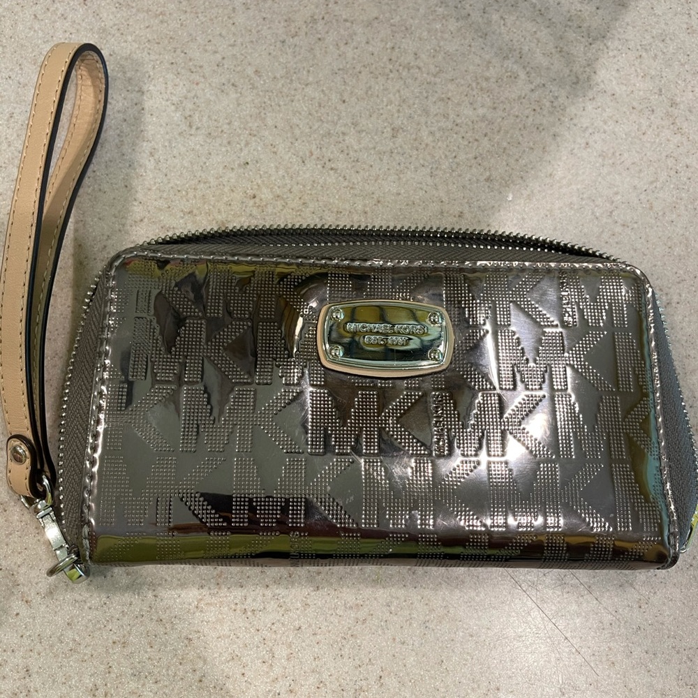 Michael Kors metallic wristlet wallet